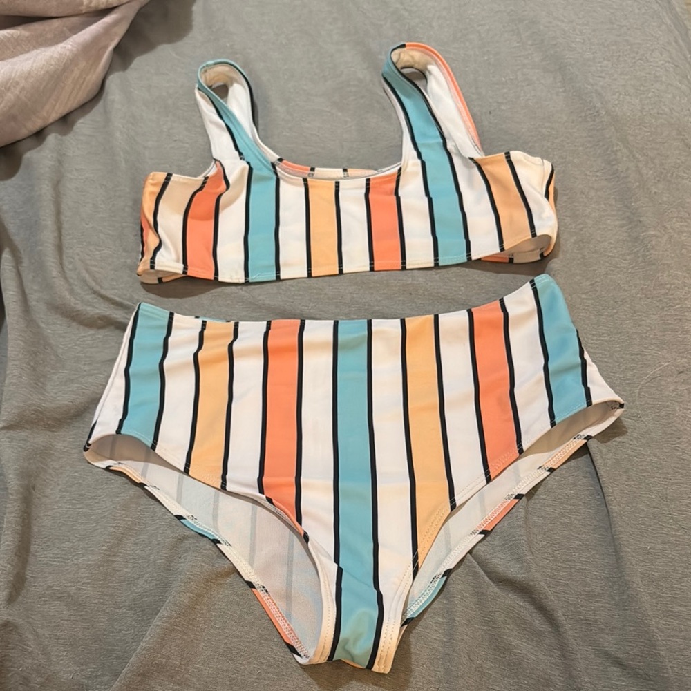 SHEIN Multicolor Striped Bikini